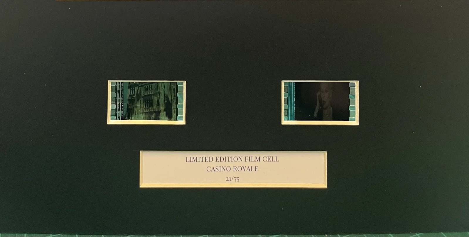 007 JAMES BOND. CASINO ROYALE Casino Scene 35mm mounted Film Cell Display, image 3