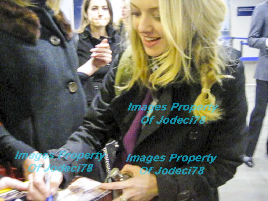 Amanda Seyfried, Channing Tatum — Amanda Seyfried & Channing Tatum Signed 'Dear John' 8x10 Photo PROOF ACOA B, image 3