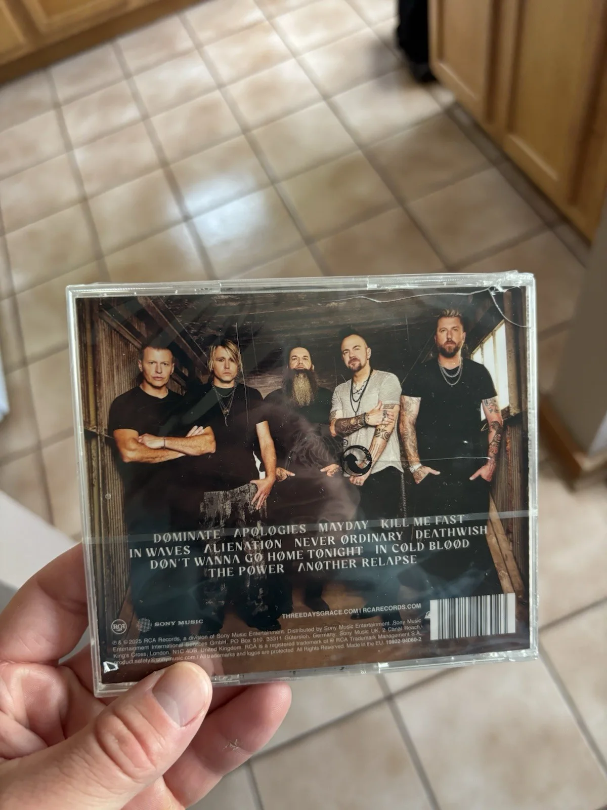 Three Days Grace-SIGNED Alienation CD-Band Signed-SOLD OUT-Sealed-READ AUTO, image 4