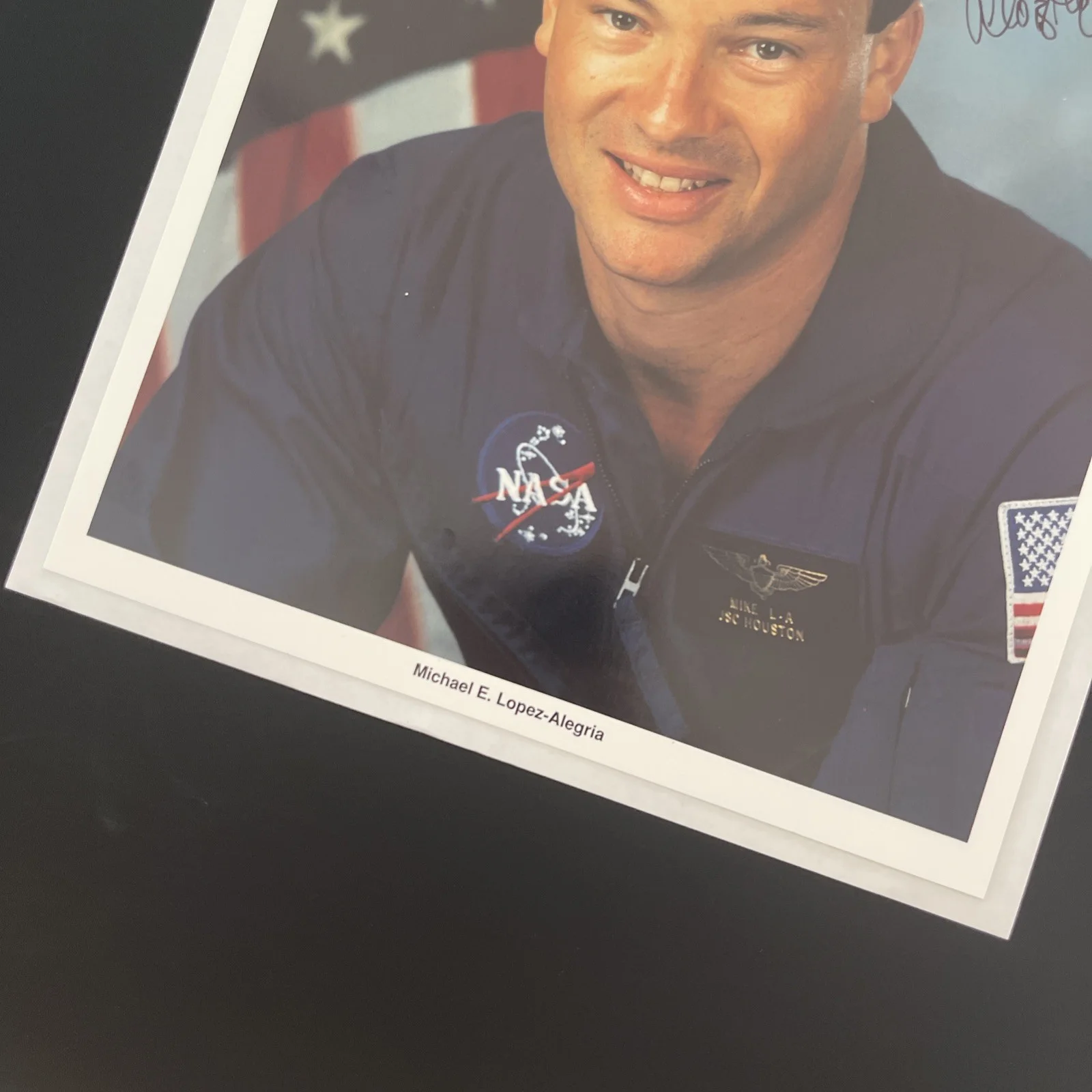 Michael E. Lopez: Hand Signed NASA Photograph 8x10 - KSK, image 4