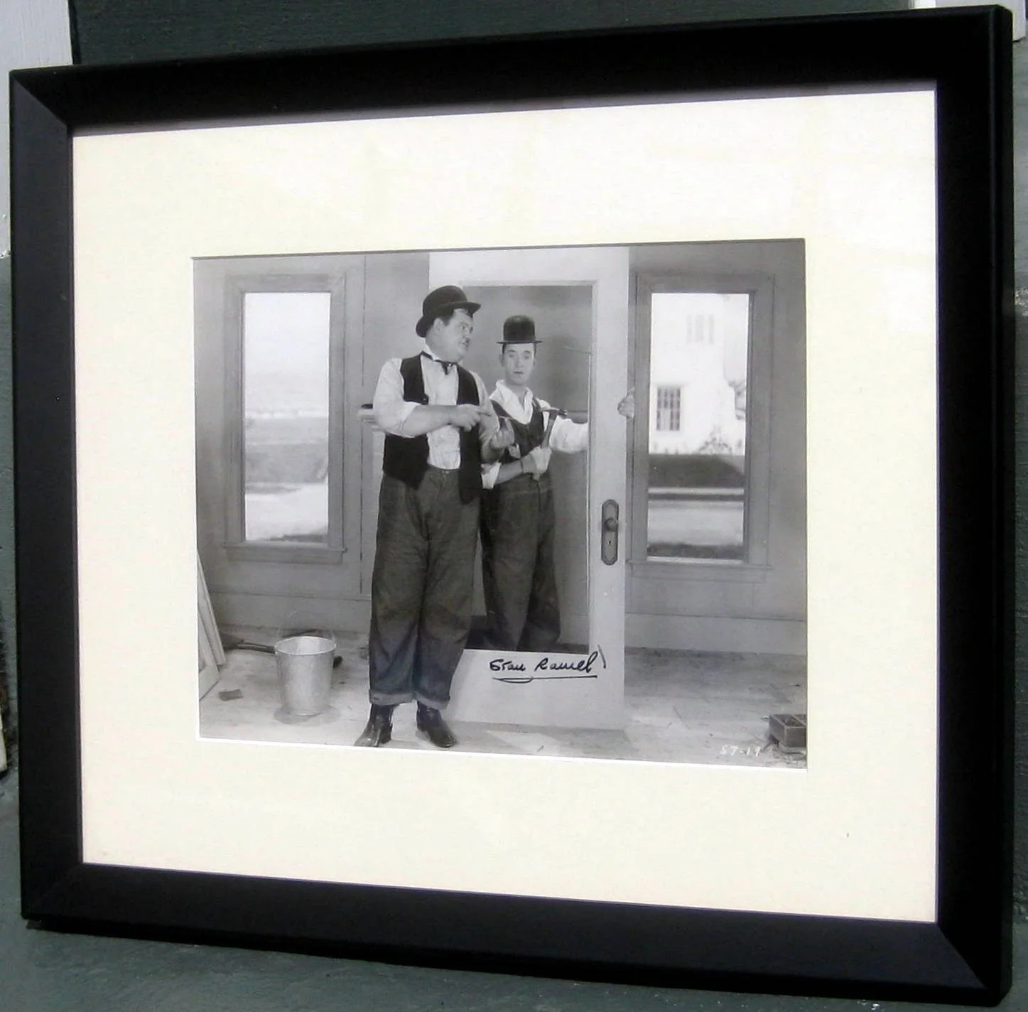 Stan Laurel — Stan Laurel Signed Autographed "Laurel & Hardy" Film Promo Photograph Framed, image 2