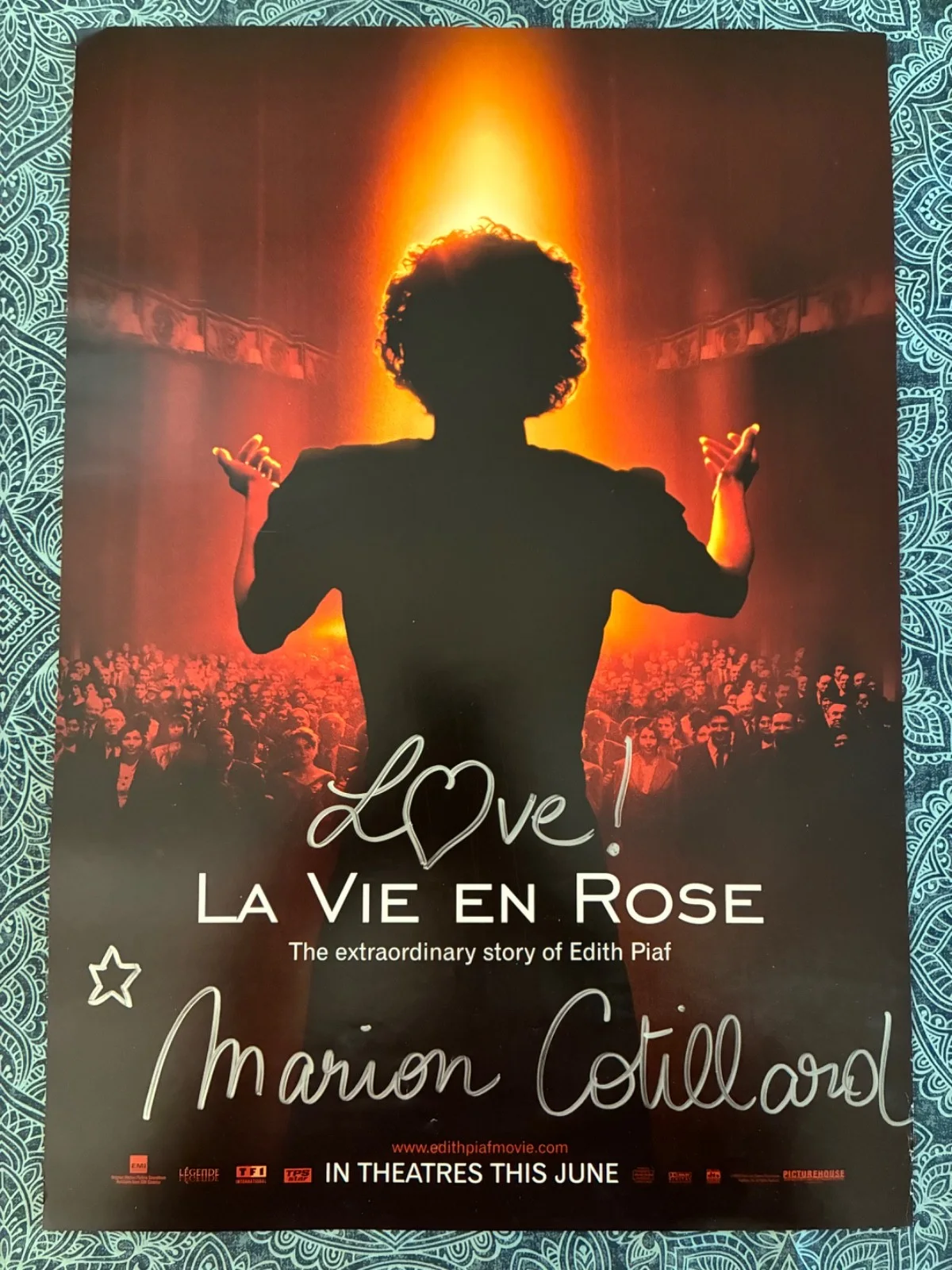 Marion Cotillard — MARION COTILLARD SIGNED LA VIE EN ROSE 14x20 POSTER Edith Piaf Oscar COA