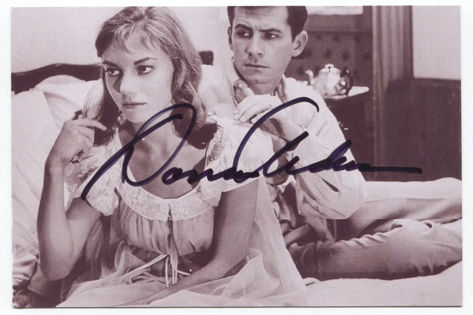 Donna Anderson — Donna Anderson Signed Photo Autographed Signature Actress On The Beach