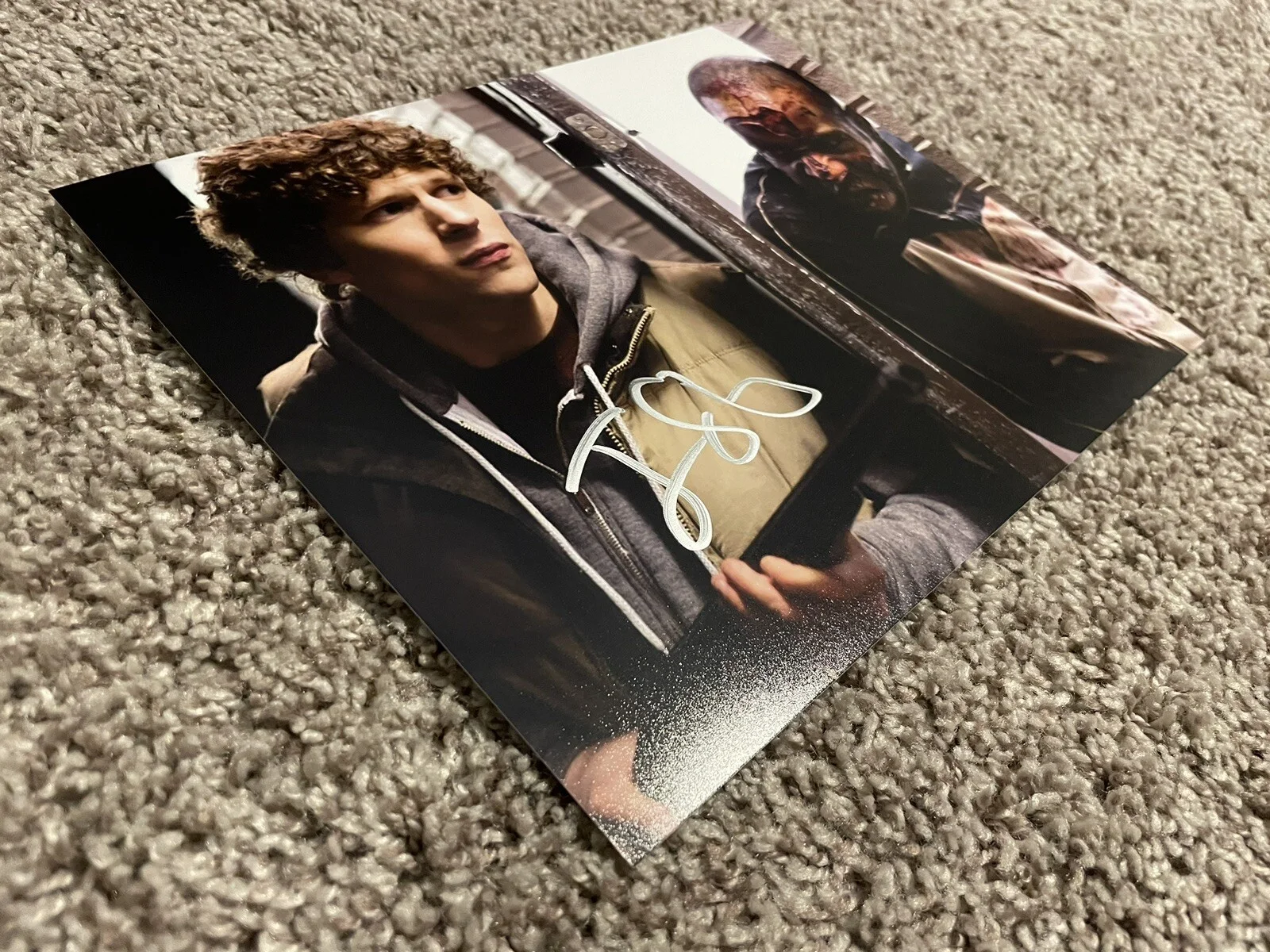 Jesse Eisenberg — JESSE EISENBERG “ZOMBIELAND” ACTOR SIGNED AUTOGRAPH 8x10 PHOTO F COLUMBUS, изображение 2