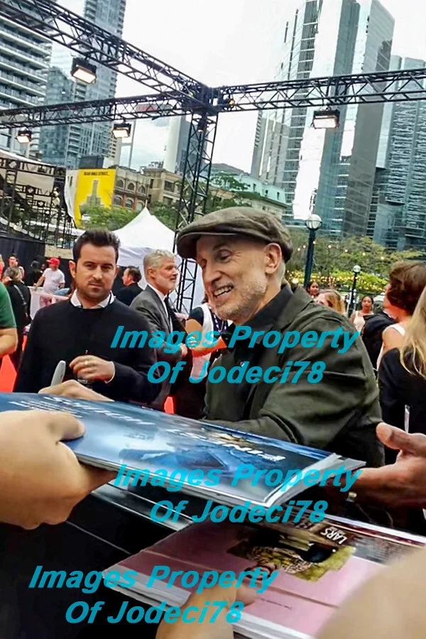 Craig Gillespie — Craig Gillespie Director Signed Autographed FINEST HOURS 8x10 Photo PROOF ACOA, image 3