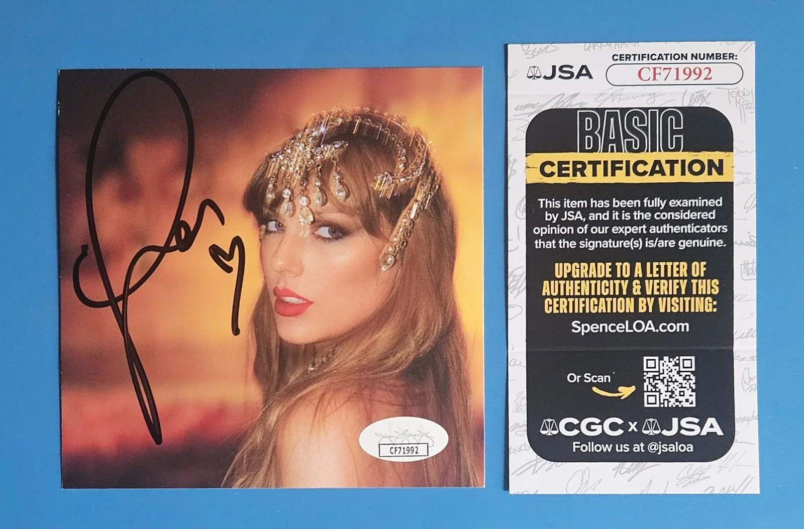Taylor Swift Signed CD The Life of a Showgirl + Signed Photo # 1 JSA COA psa bas, image 2