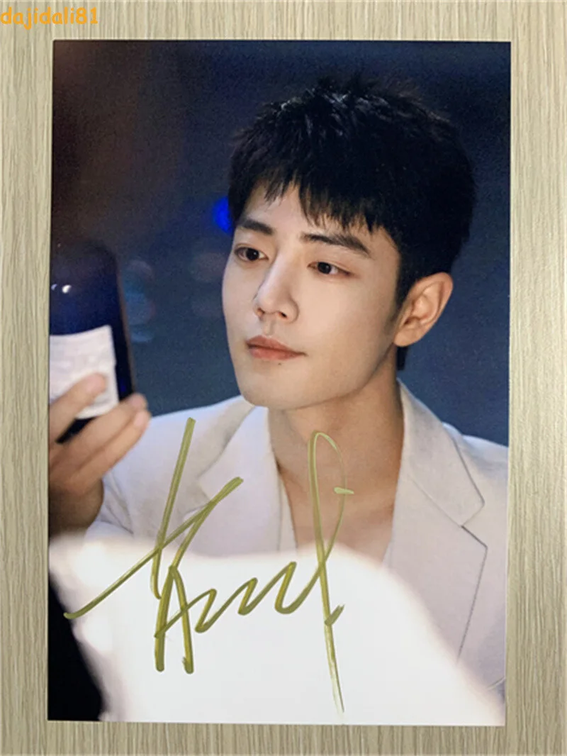 XIAO ZHAN — Original Hand Signed Xiao Zhan 肖战 Autographs 6'' Autographed Photo Fans Gift, изображение 3