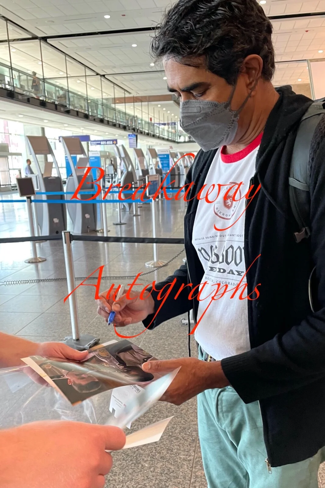 Jay Chandrasekhar — Jay Chandrasekhar signed photo 8x10 proof ACOA autographed Super Troopers, image 4