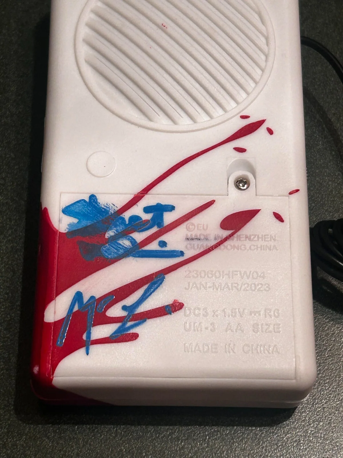 Matthew Lillard, Skeet Ulrich — Skeet Ulrich & Matthew Lillard Scream dual signed voice changer prop Beckett COA, изображение 2