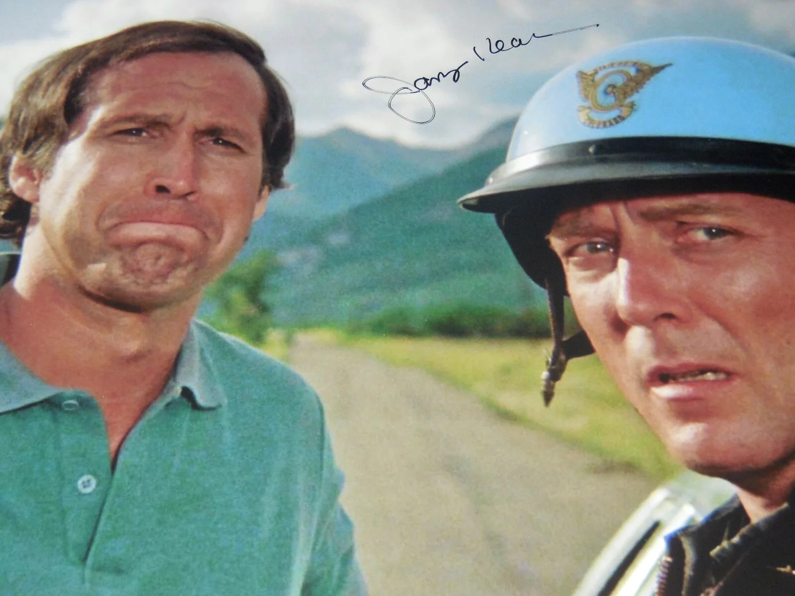JAMES KEACH AUTOGRAPHED 8X10 COLOR PHOTO (FRAMED & MATTED) - LAMPOON'S VACATION!, image 2