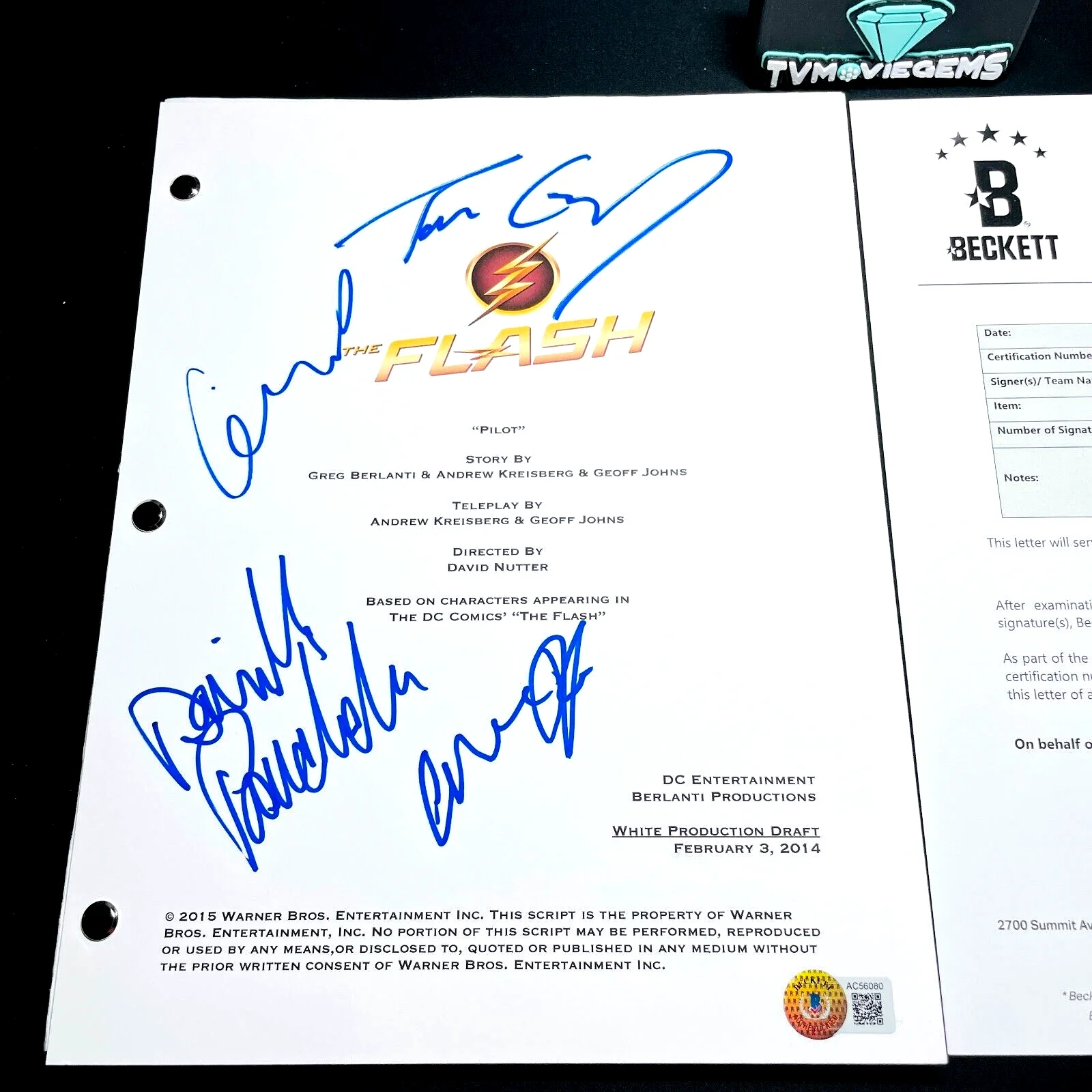Danielle Panabaker, Candice Patton, Carlos Valdes, Tom Cavanau — THE FLASH SIGNED PILOT SCRIPT BY 4 CAST MEMBERS TOM CAVANAUGH w/ BECKETT COA, image 2