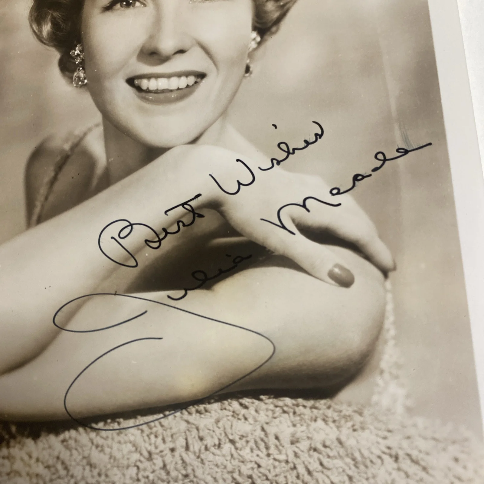 Julia Meade: Hand Signed Celebrity Photograph 7 x 9 Inches / KSK, image 2