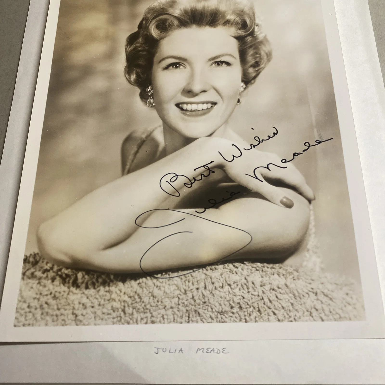 Julia Meade: Hand Signed Celebrity Photograph 7 x 9 Inches / KSK, image 4