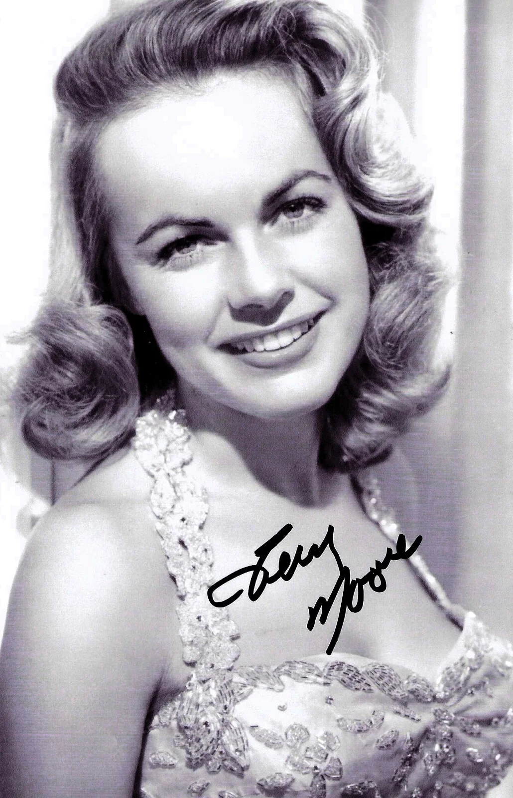 2 great TERRY MOORE signed photos - BATMAN as Venus, MIGHT JOE YOUNG each w COA, image 4