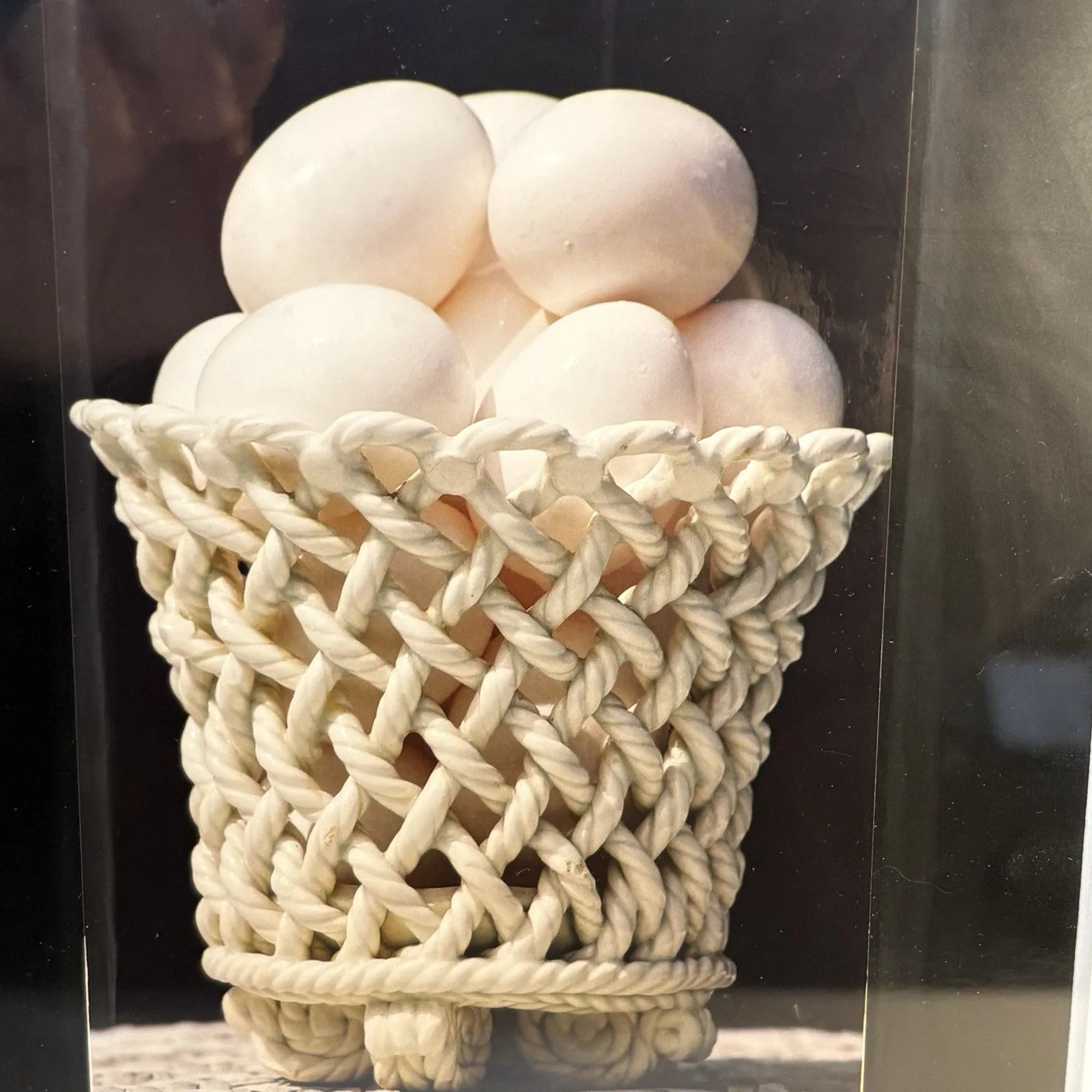 Rebecca S Llewellyn — Still Life Signed Photo. Eggs In One Basket Framed Rebecca S. Llewelyn, изображение 2