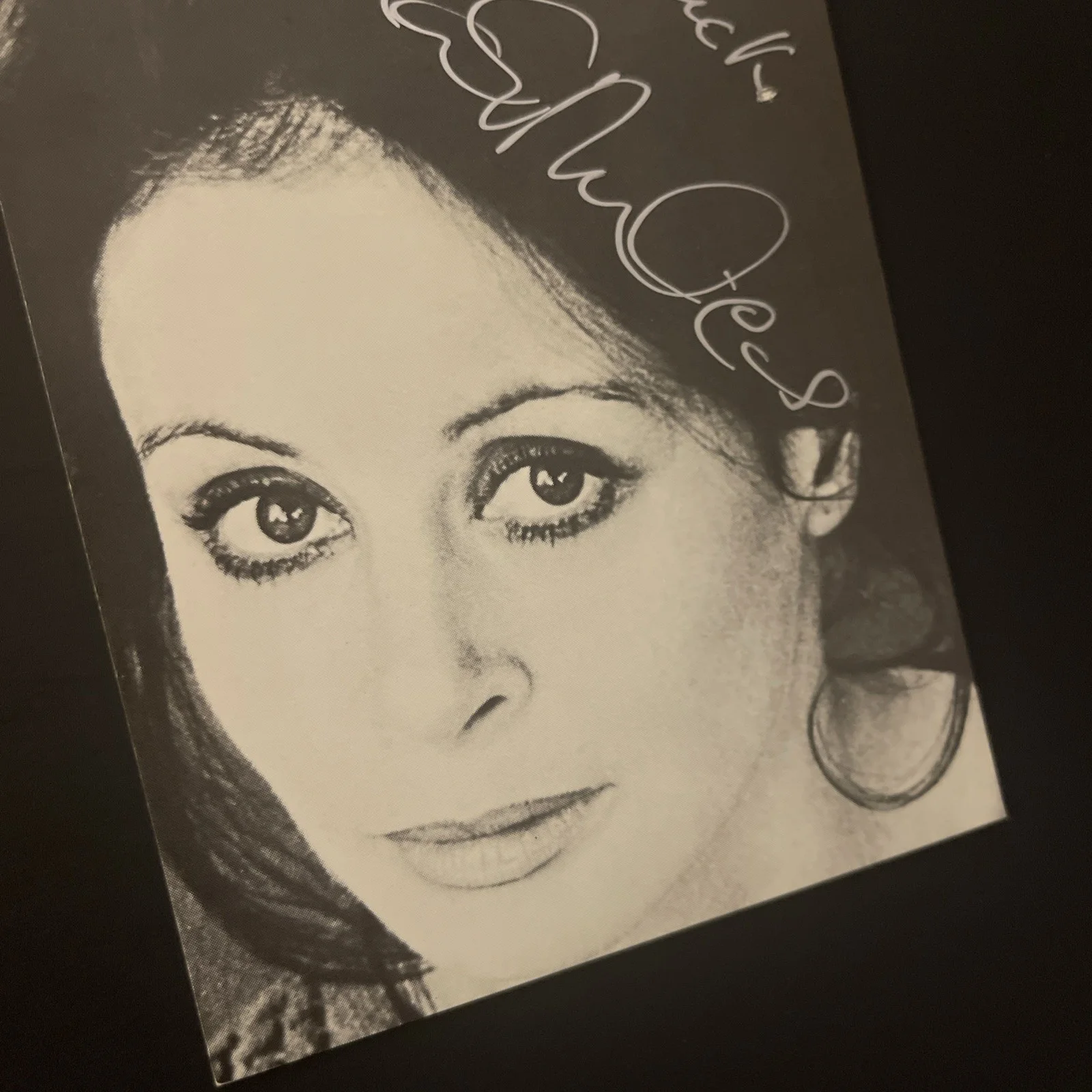 SARA MILES: Hand Signed Celebrity Photograph 4 x 6 Inches / KSK, изображение 4