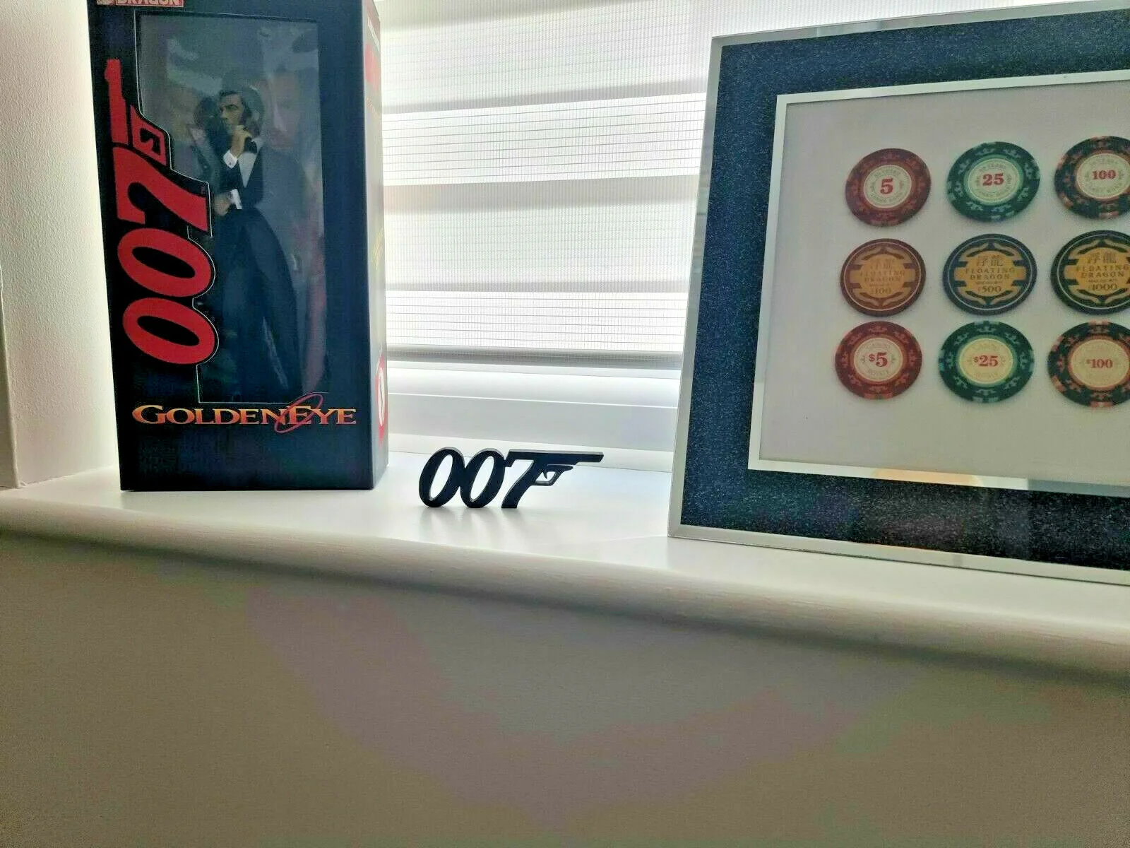 007 James Bond Movie Ornamental Display Logo Text Memorabilia Stand Collection, image 3