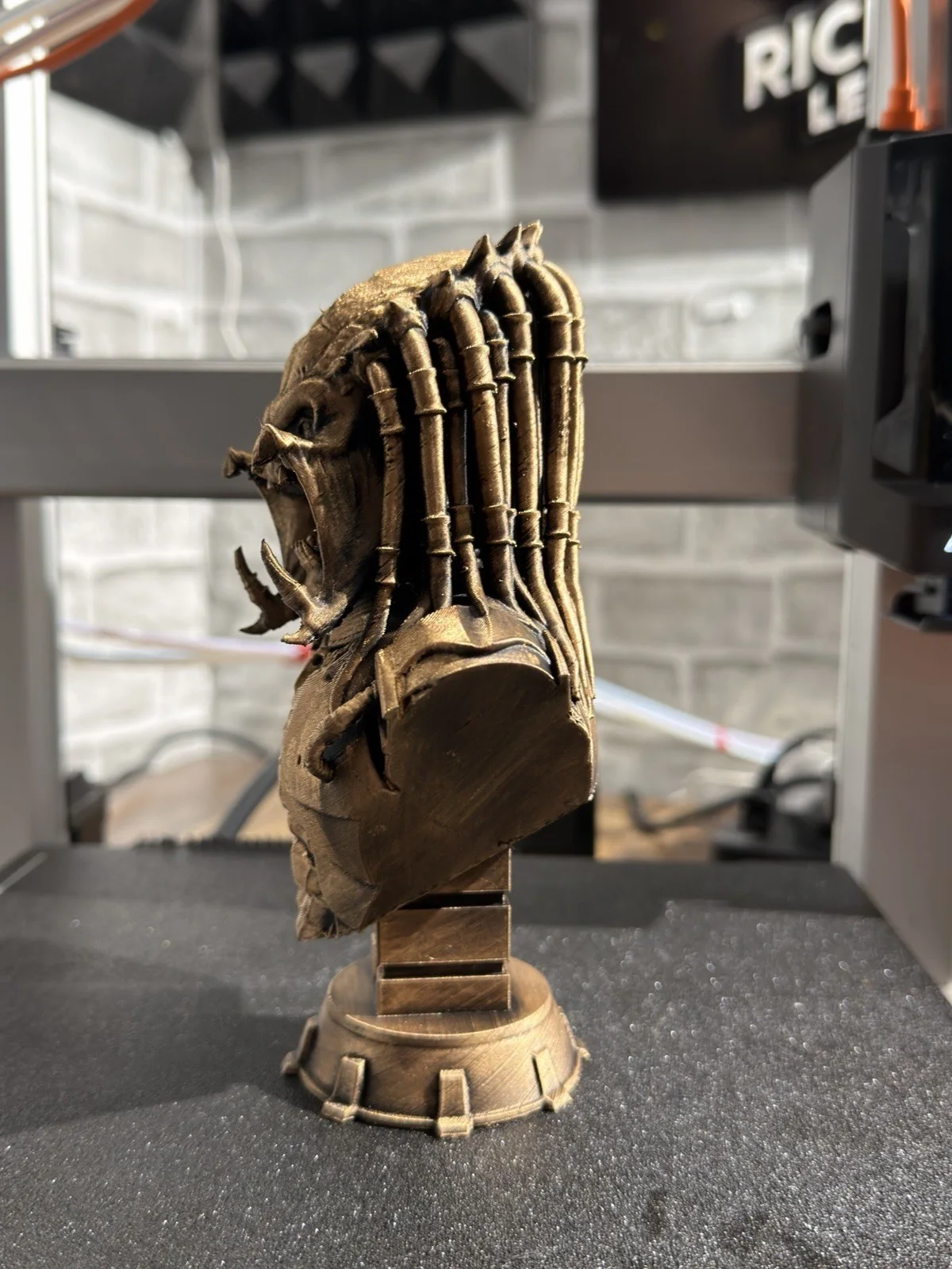 Predator Bust – 3D Printed Display Model, image 2