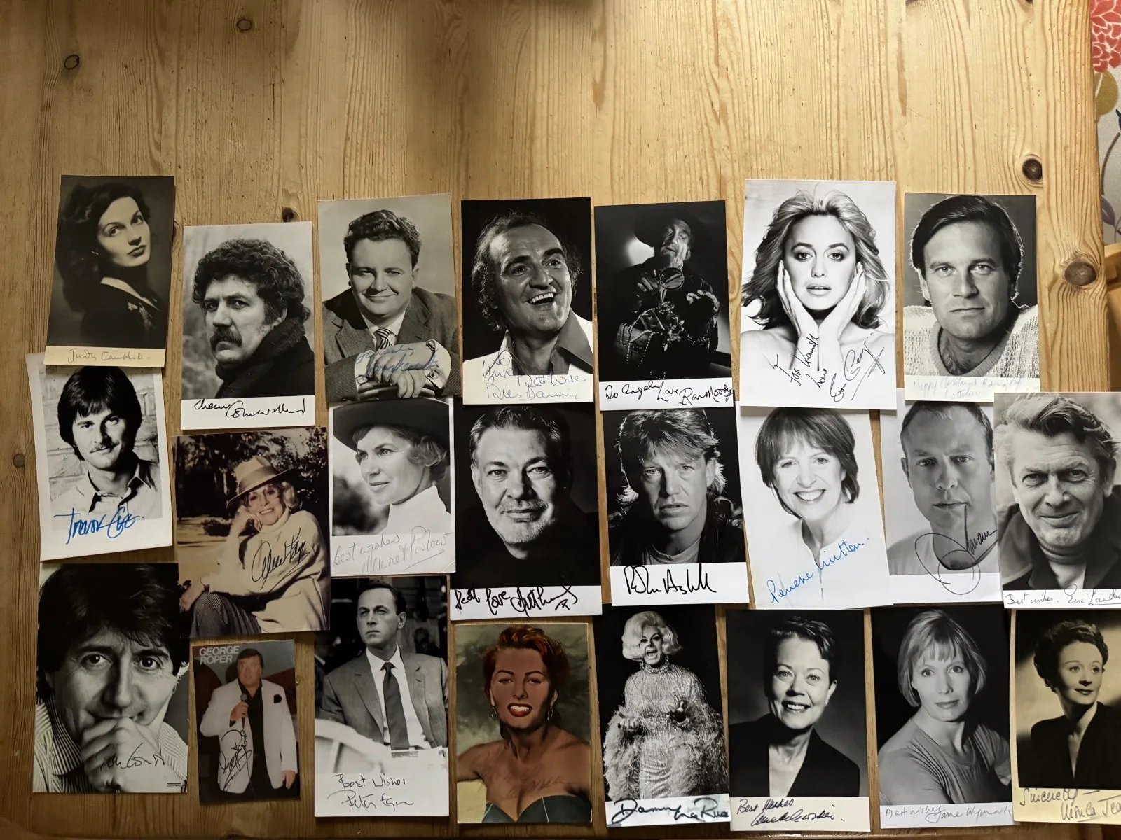 (TCB2) ORIGINAL GENUINE HAND SIGNED AUTOGRAPHS ON PHOTOS TV FILM MUSIC, image 2