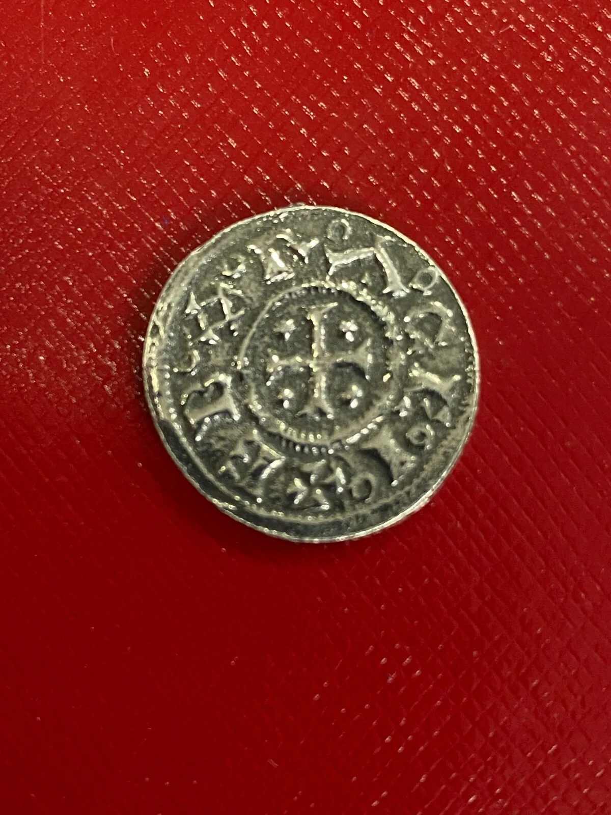 VIKING AT YORK ST PETER PENNY 921-927AD FILM PROP COIN MODERN STRIKE, изображение 3