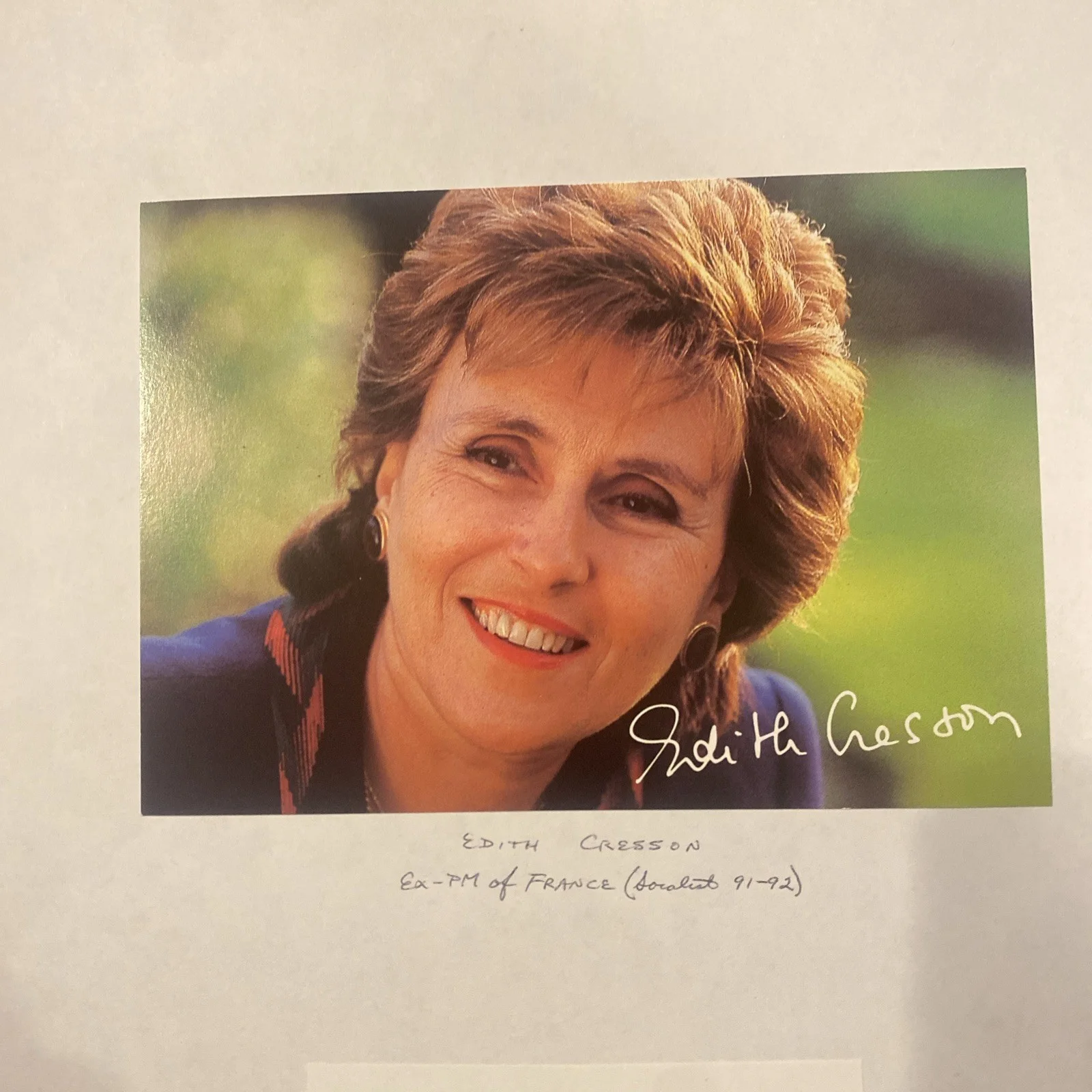 Edith Cresson: Hand Signed Political Leader Photograph 4.5 x 6 Inches / KSK, изображение 2