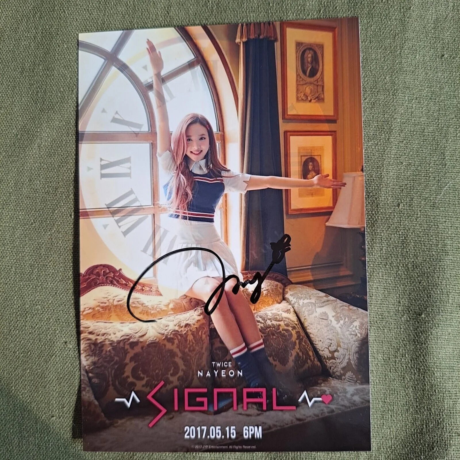 TWICE — TWICE Autographed Hand Signed Photo 4*6 K-POP Collection, image 3