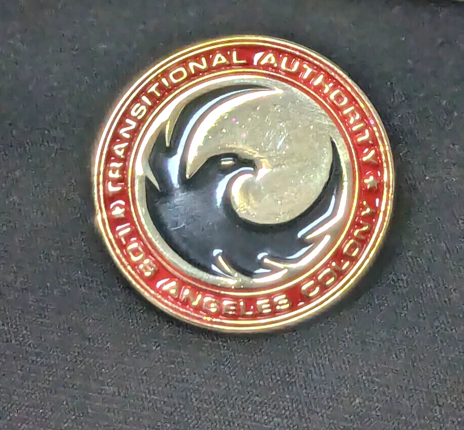 Los Angeles Colony Transitional Authority Lapel Pin x2 TV Series Movie Prop Show, изображение 3