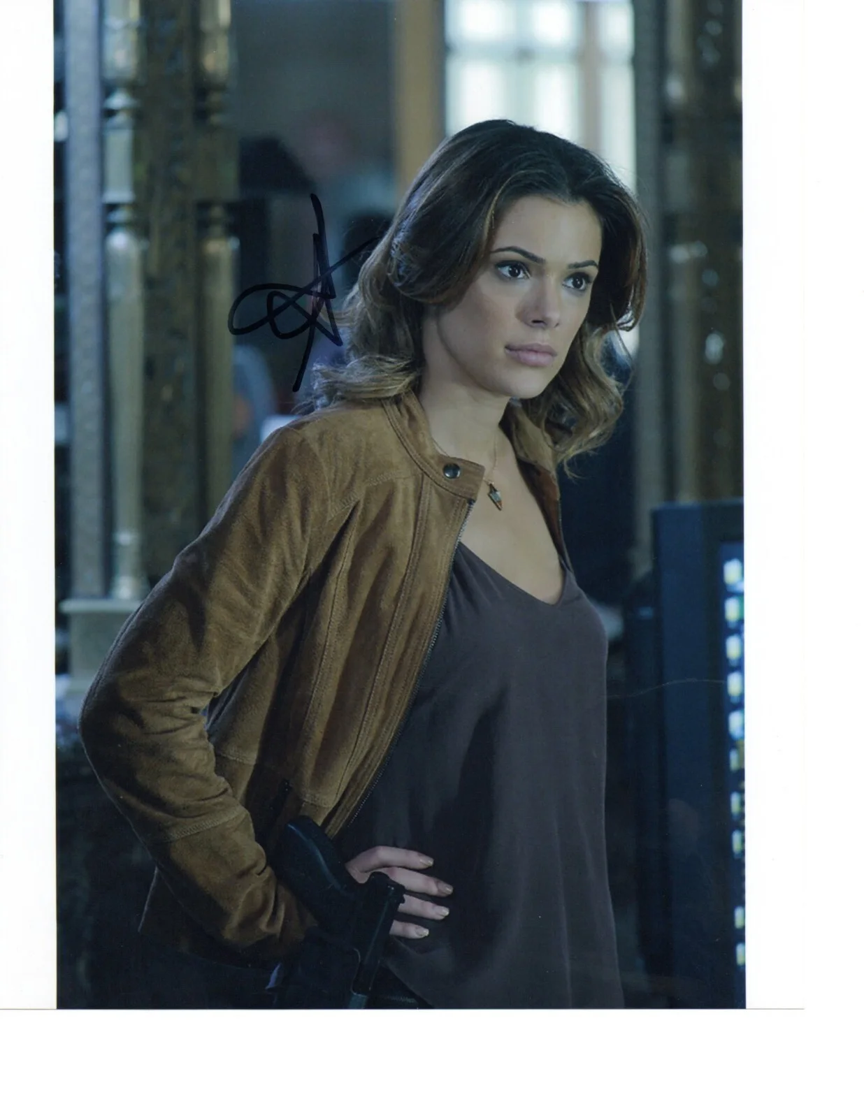 Anabelle Acosta — Anabelle Acosta Quantico Signed 8"x10" Autograph Photo