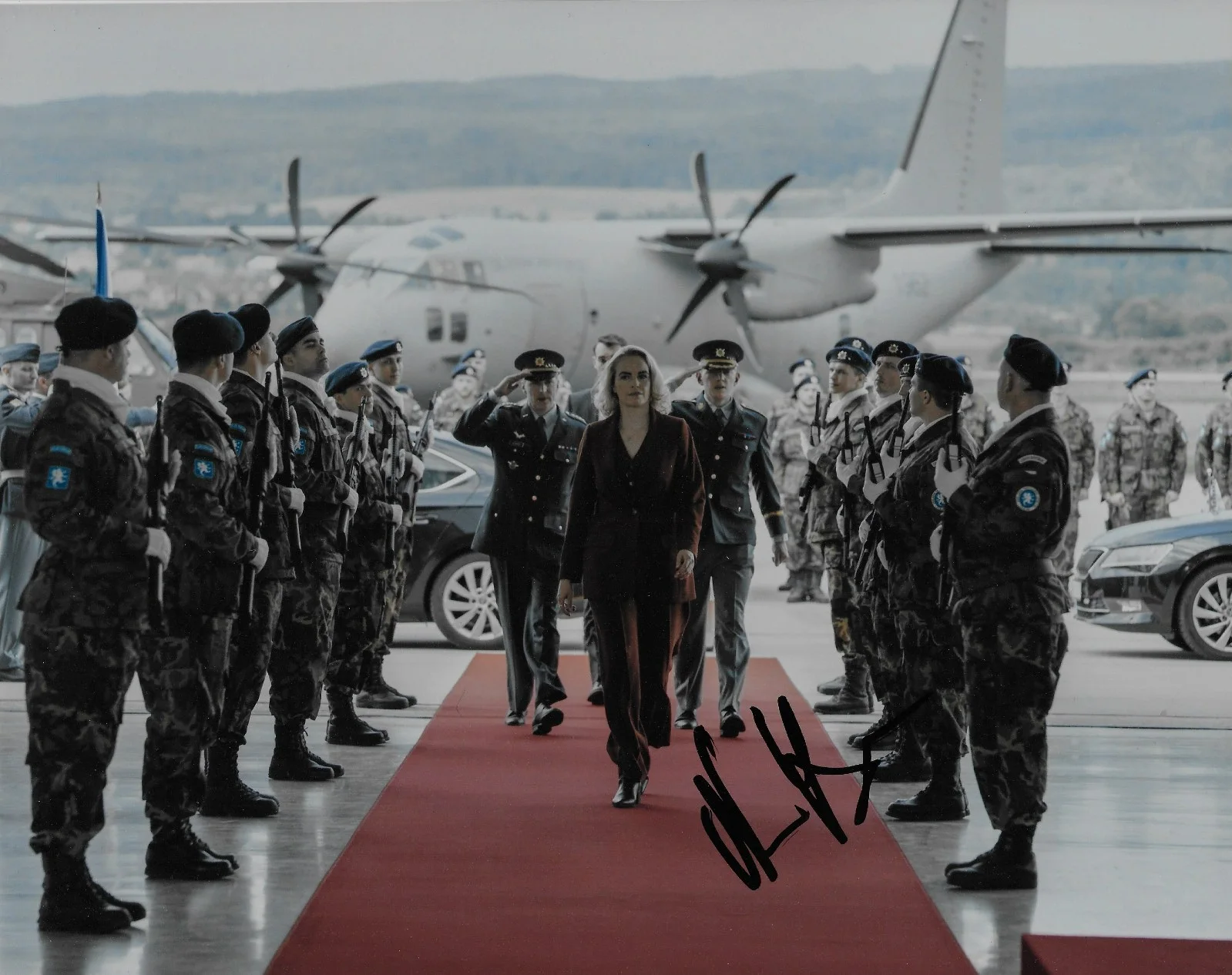 Nina Hoss — Signed Nina Hoss Jack Ryan Autographed 8x10 Photo #2 Original
