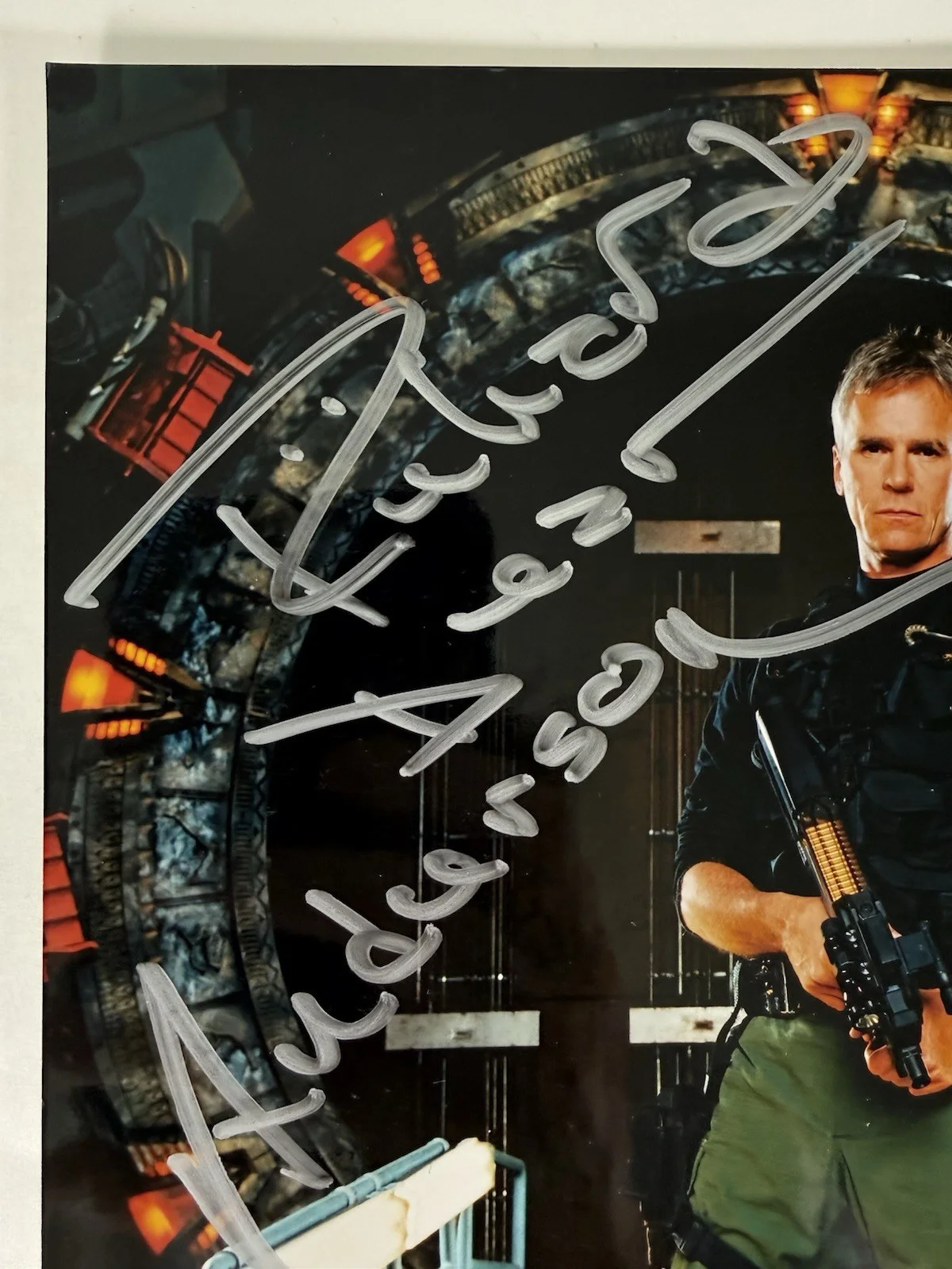 Richard Dean Anderson — Richard Dean Anderson Autographed In Silver 8x10 Photo Jack Stargate 1 With COA, image 2