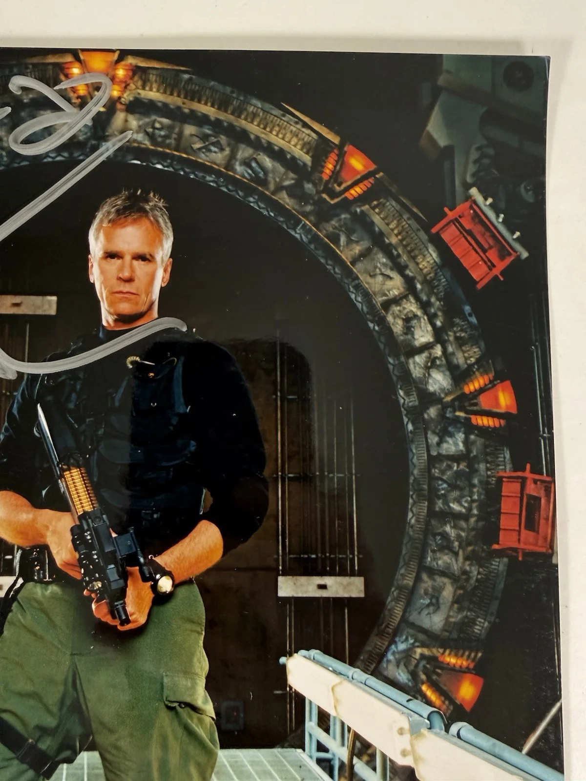 Richard Dean Anderson — Richard Dean Anderson Autographed In Silver 8x10 Photo Jack Stargate 1 With COA, image 3