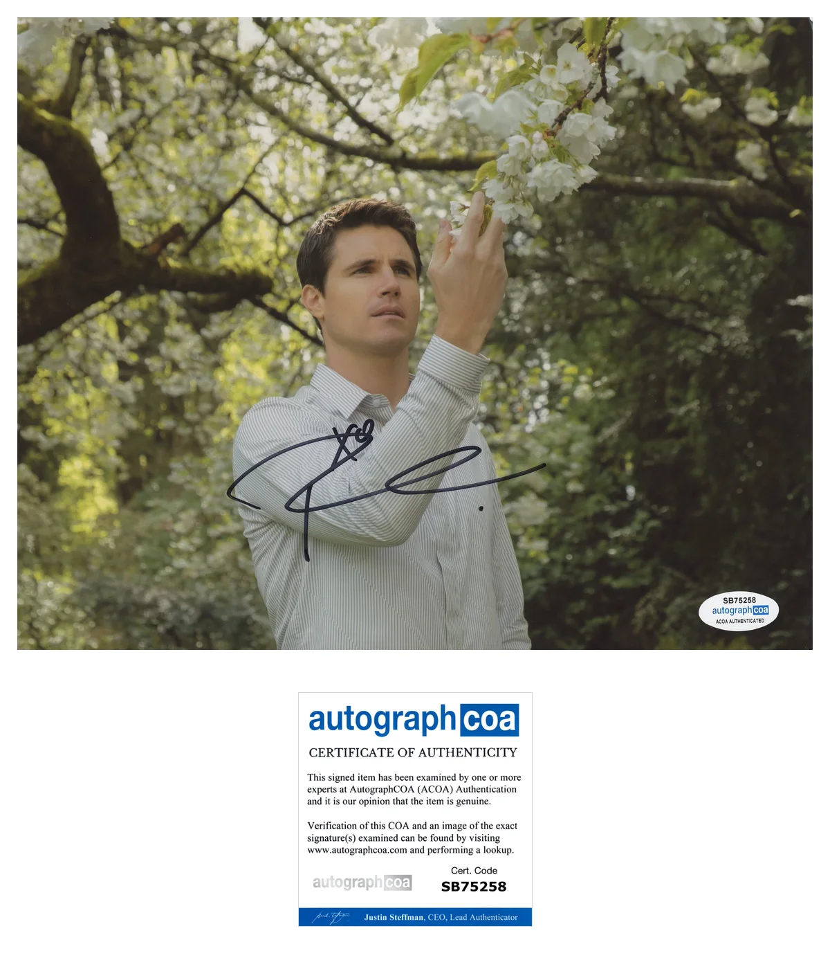 Robbie Amell Upload Autographed Signed 8x10 Photo ACOA, image 2