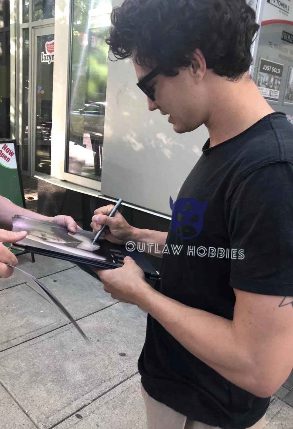 Gavin Leatherwood Sabrina Autographed Signed 8x10 Photo COA AB6, изображение 3