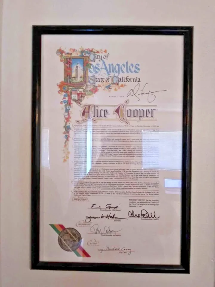 Super Rare Alice Cooper Signed Hollywood Walk of Fame Induction Poster w/frame, изображение 2