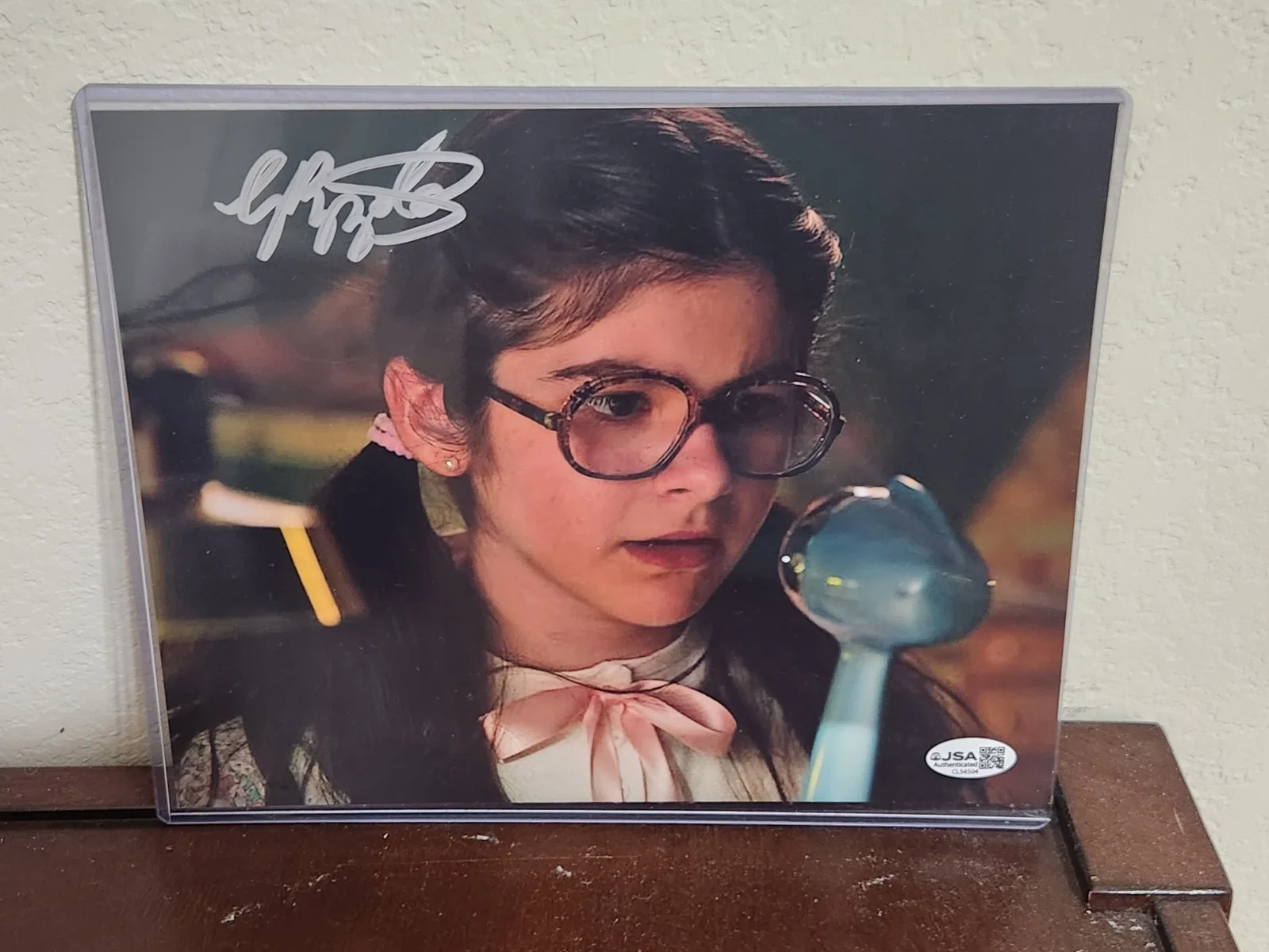 Gabriella Pizzolo — Signed 8x10 GABRIELLA PIZZOLO Stranger Things Suzie Autograph JSA COA