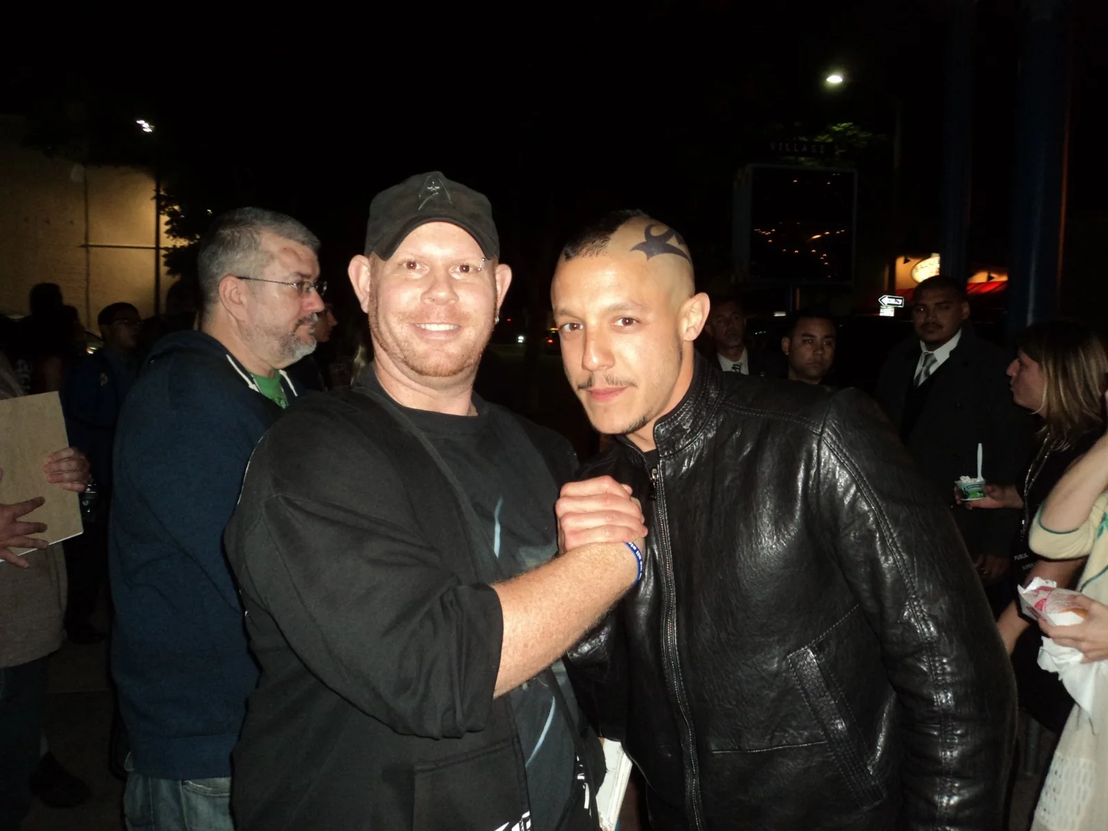 THEO ROSSI — Theo Rossi Sons Of Anarchy W/COA matted signed index card with photo 11x17 #1, image 5
