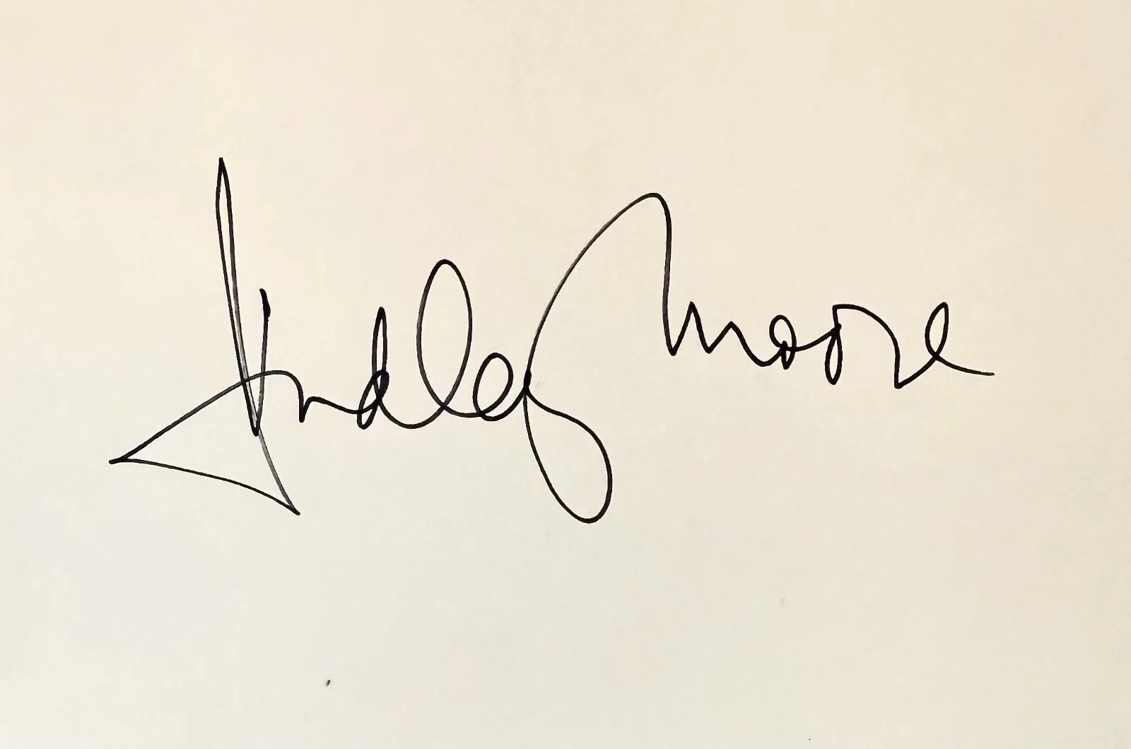 Dudley Moore — DUDLEY MOORE Signed Autographed 4"x 6" INDEX CARD Bedazzled 10 Foul Play ARTHUR