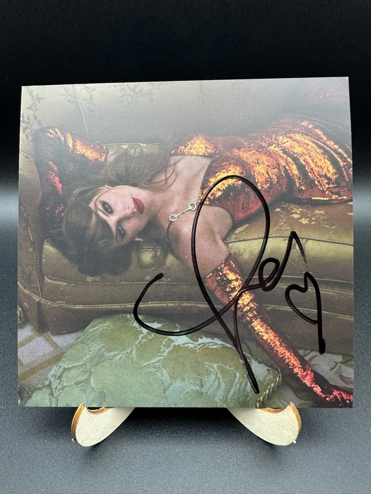Taylor Swift - Life of a Showgirl CD + Hand Signed Photos 1, 2, and 4, изображение 2