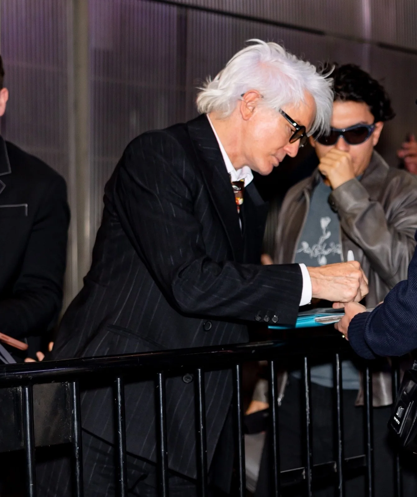 Baz Luhrmann — Director Baz Luhrmann signed 8x10 photo, image 2