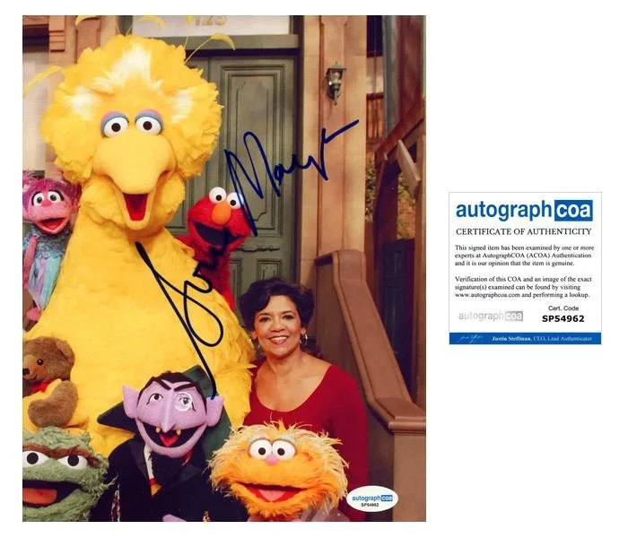Sonia Manzano — Sonia Manzano "Sesame Street" AUTOGRAPH Signed 'Maria' 8x10 Photo ACOA