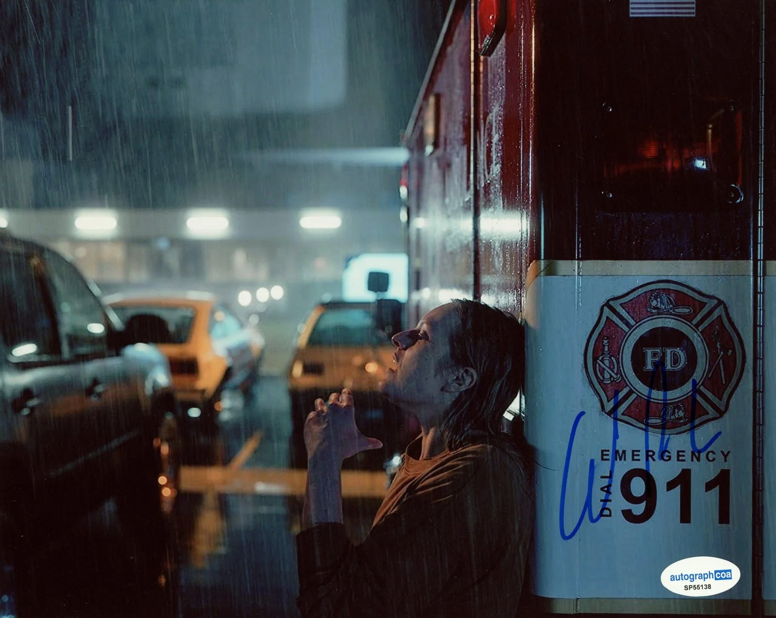 Elisabeth Moss — Elisabeth Moss "The Invisible Man" AUTOGRAPH Signed 'Cecilia' 8x10 Photo ACOA, image 2
