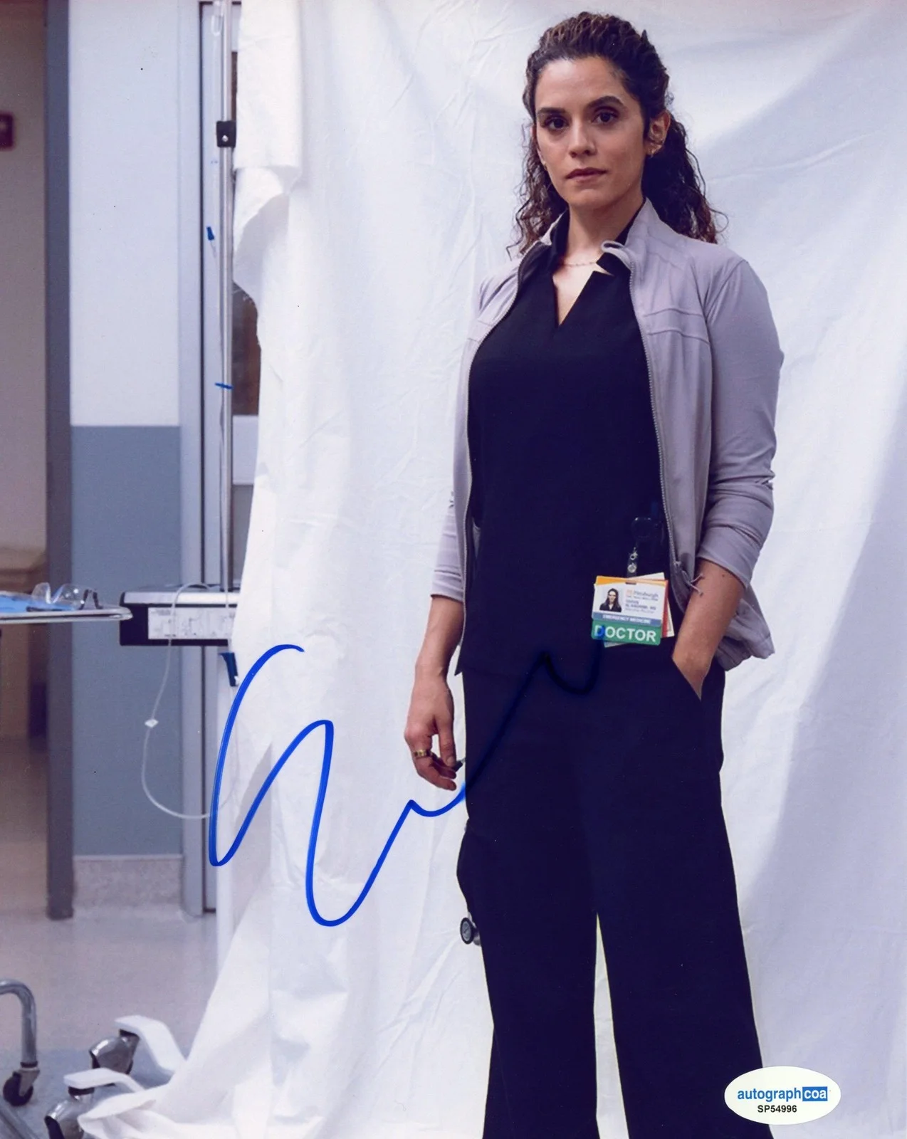 Sepideh Moafi — Sepideh Moafi "The Pitt" AUTOGRAPH Signed 'Dr. Al-Hashimi' 8x10 Photo ACOA, image 2