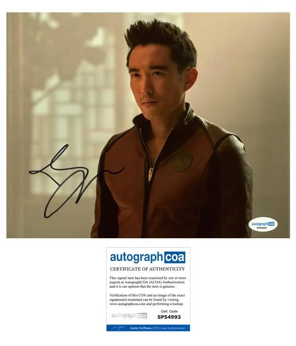 Justin H. Min — Justin H. Min "The Umbrella Academy" AUTOGRAPH Signed 'Ben' 8x10 Photo D ACOA