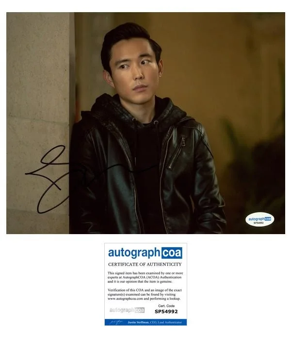 Justin H. Min — Justin H. Min "The Umbrella Academy" AUTOGRAPH Signed 'Ben' 8x10 Photo C ACOA