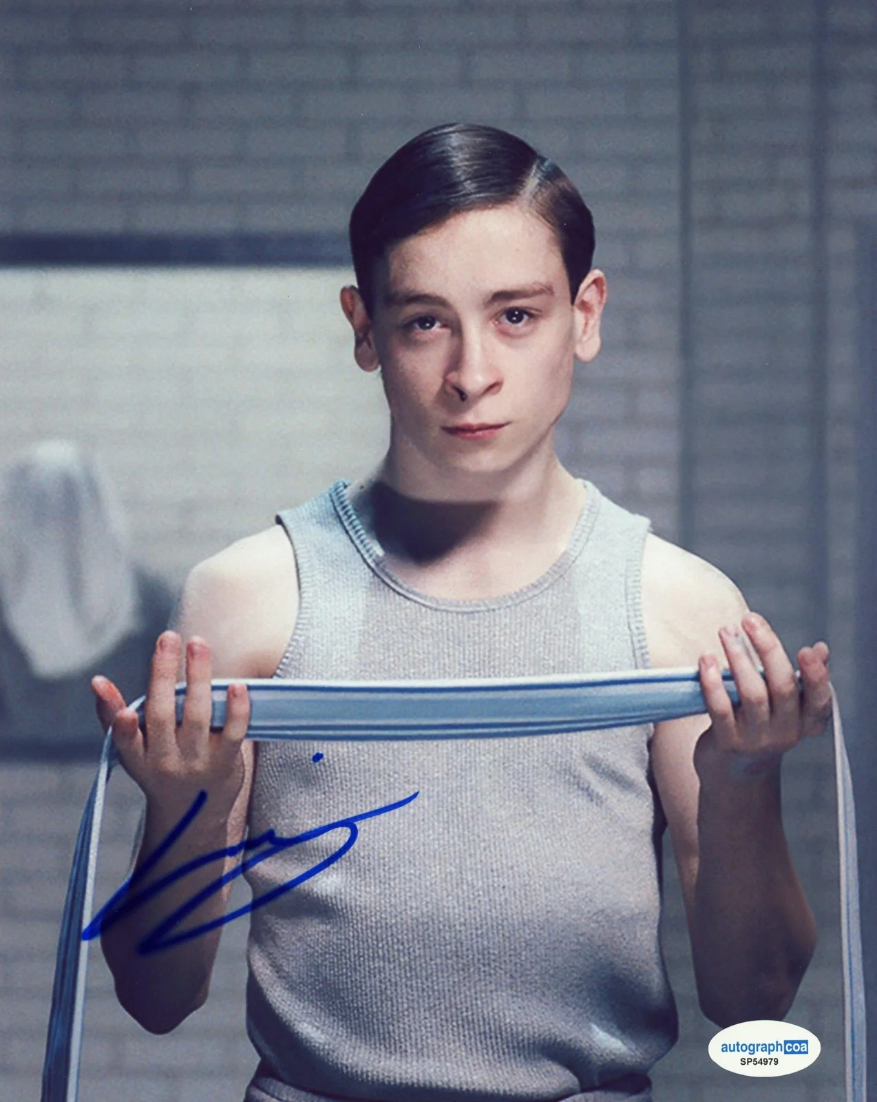 Louis McCartney — Louis McCartney "Stranger Things: The First Shadow" SIGNED Henry 8x10 Photo ACOA, image 2