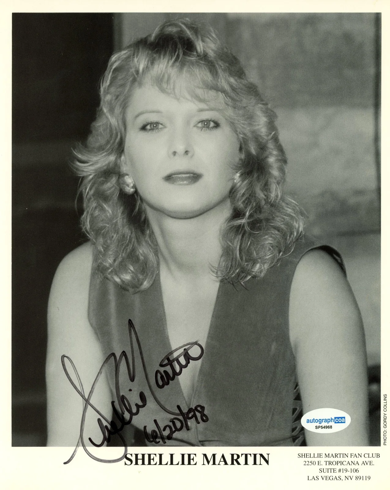Shellie Martin — Shellie Martin AUTOGRAPH Signed Autographed 8x10 Photo ACOA, image 2