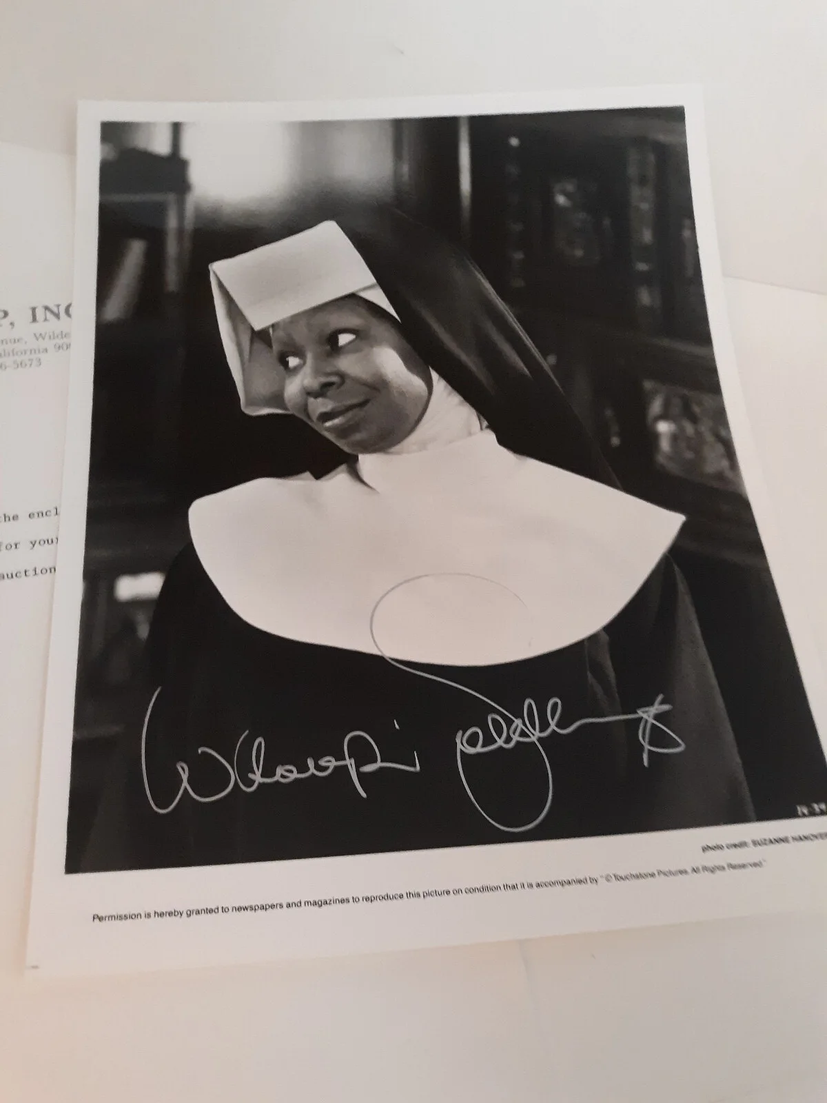 Whoopi Goldberg — Whoopi Goldberg Peoples Choice Award Folder, Award, Photo, Letter, Poster SIGNED, изображение 5