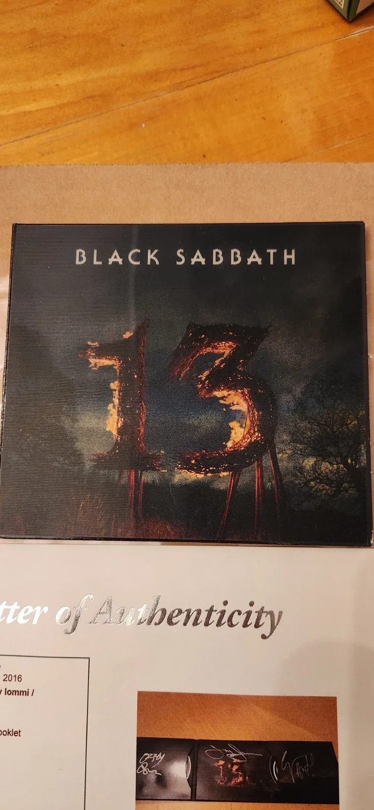 black sabbath 13 lenticular cd signed by OZZY osbourne TONY and GEEZER JSA COA, изображение 4