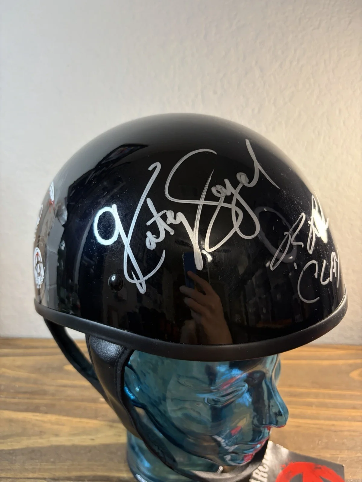 Charlie Hunnam, Ron Perlman, Ryan Hurst, Theo Rossi — Sons of Anarchy Motorcycle Helmet SIGNED Charlie Hunnam Ron Perlman Katy Segal, изображение 4