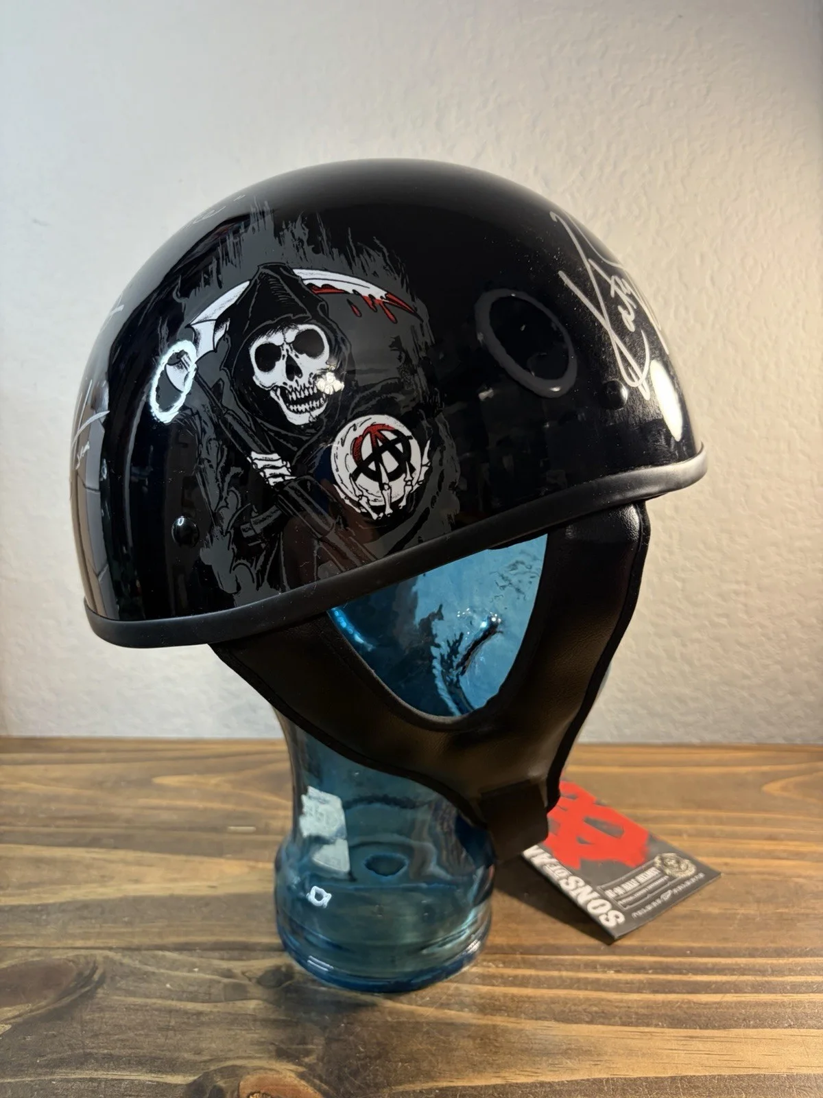 Charlie Hunnam, Ron Perlman, Ryan Hurst, Theo Rossi — Sons of Anarchy Motorcycle Helmet SIGNED Charlie Hunnam Ron Perlman Katy Segal, изображение 5